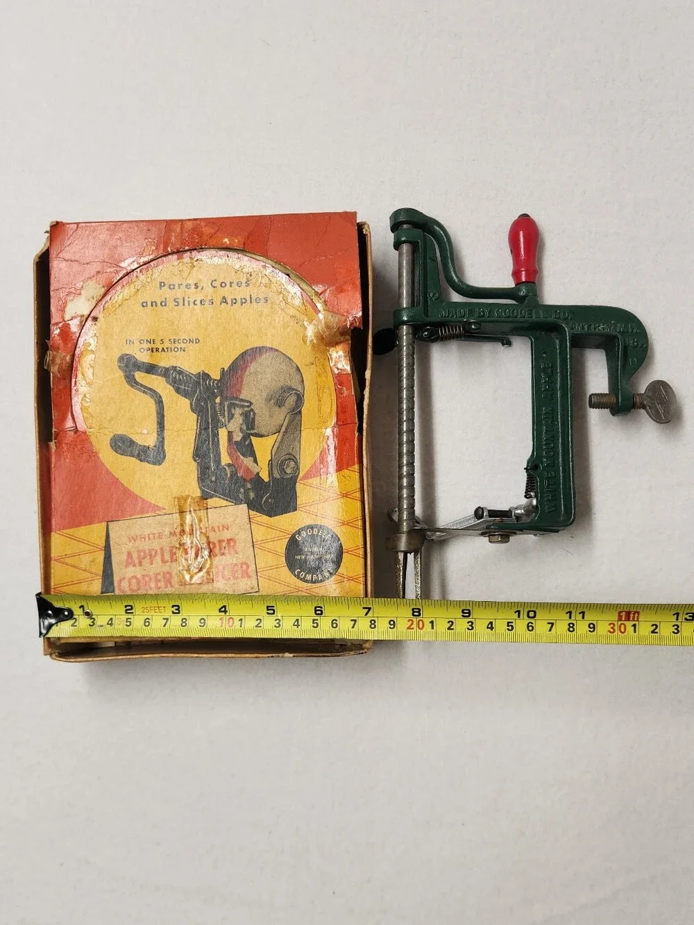 Vintage 50s White Mountain Apple Peeler Corer Slicer Goodell Co Green Cast Iron